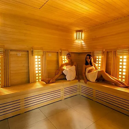 ホテル Grano Nowa Motlawa & Wellness 4*